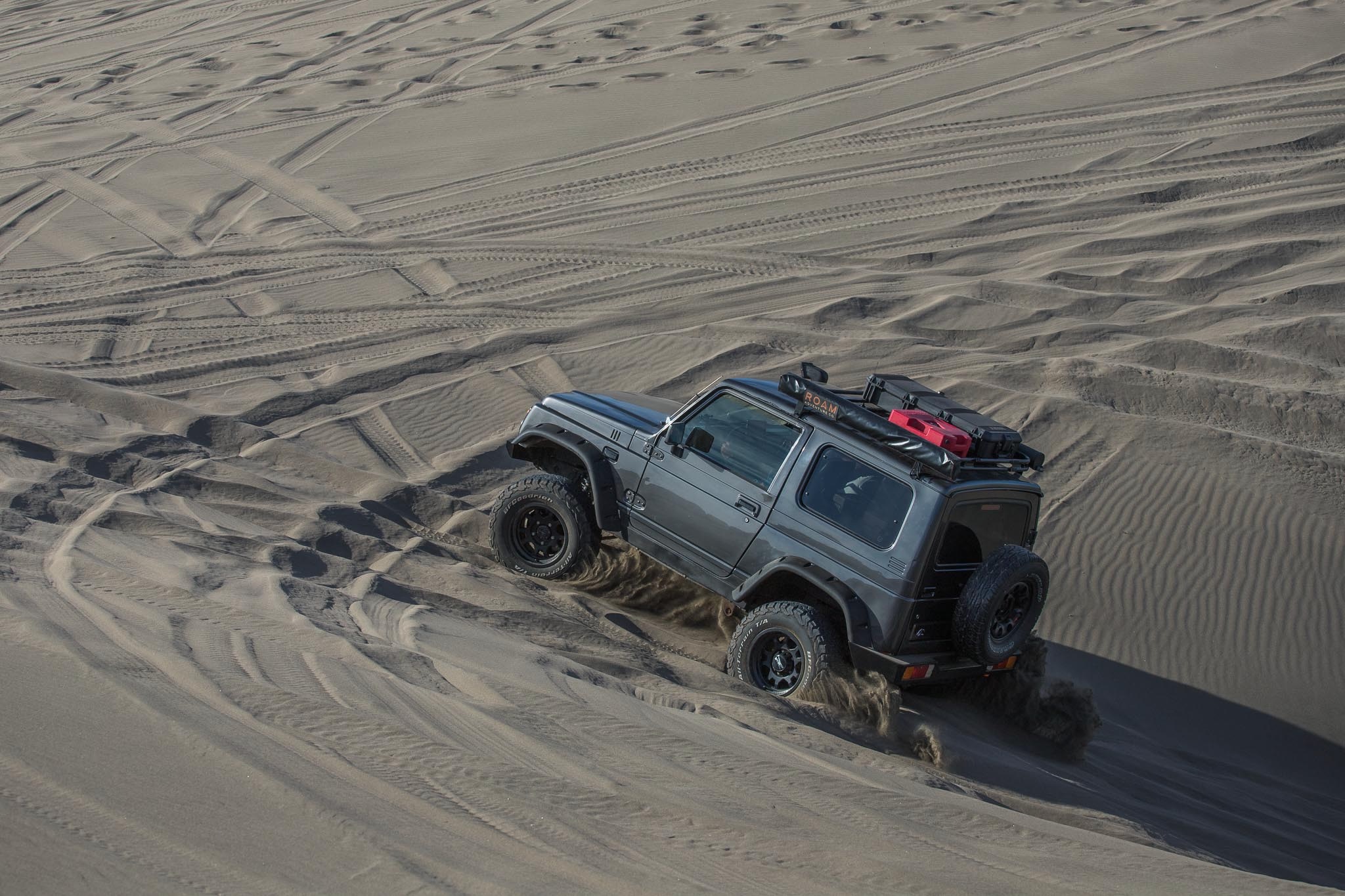 Consejos básicos para conducción en terreno arenoso