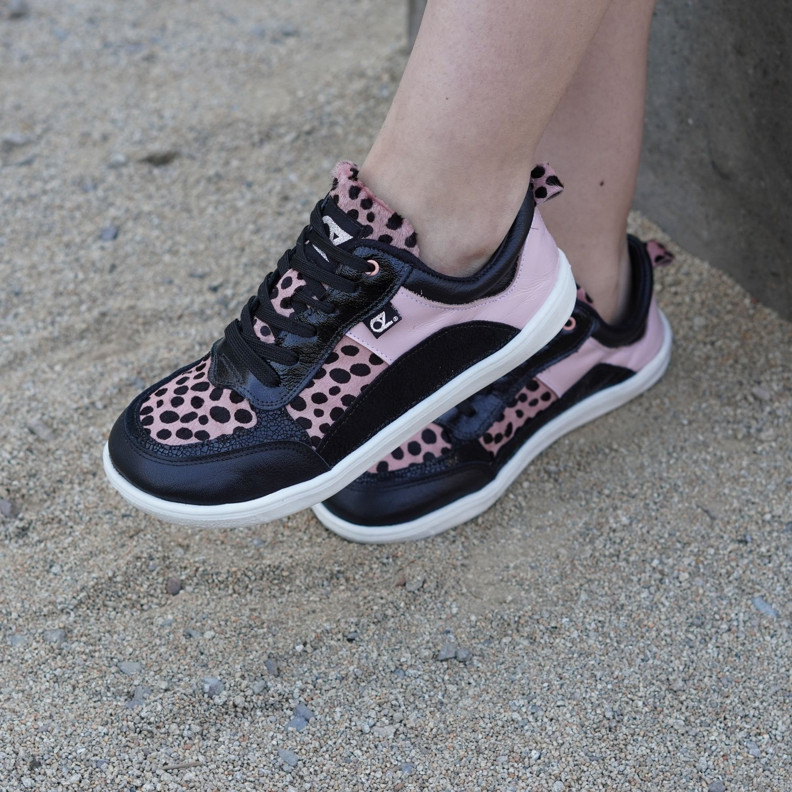 Luna Leopardo Rosa Negro Barefoot  1