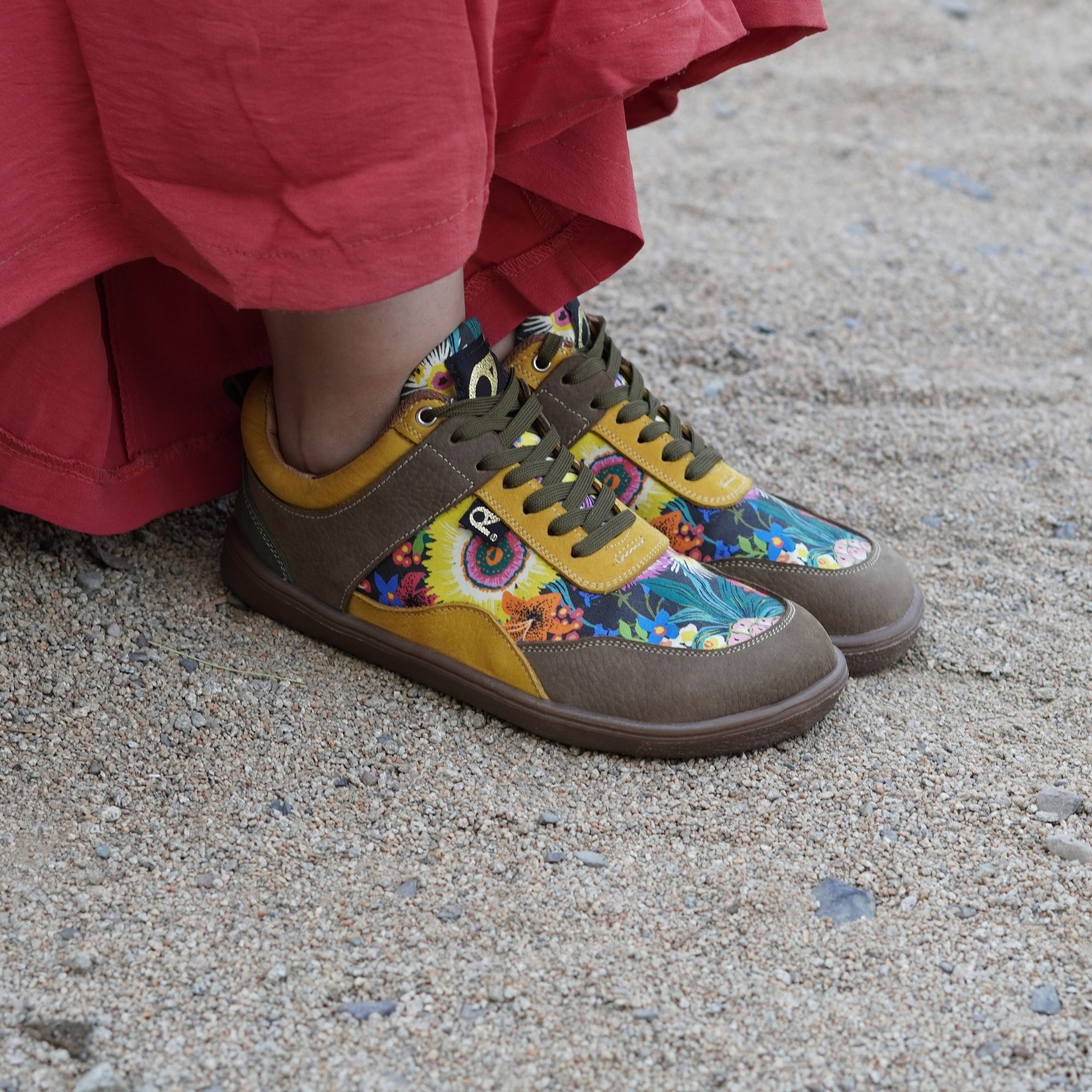 Kiki Flores Mostaza Barefoot 1