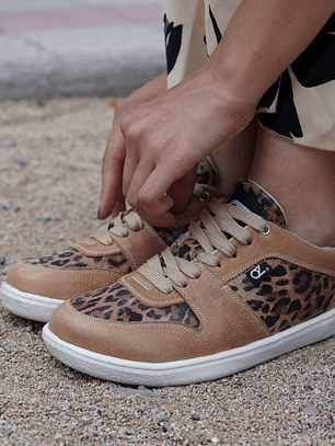 Birdy Leopardo Cafe Barefoot