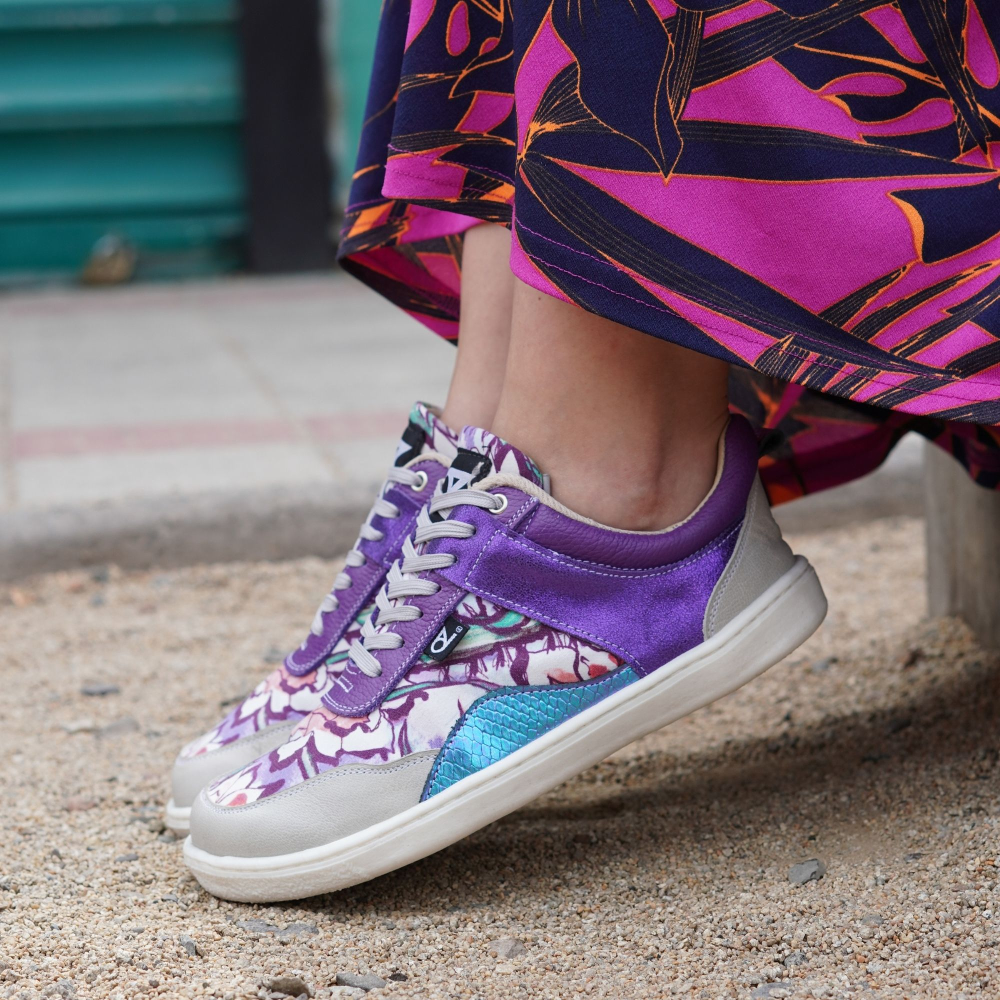 Kiki Flores Morada Barefoot 2