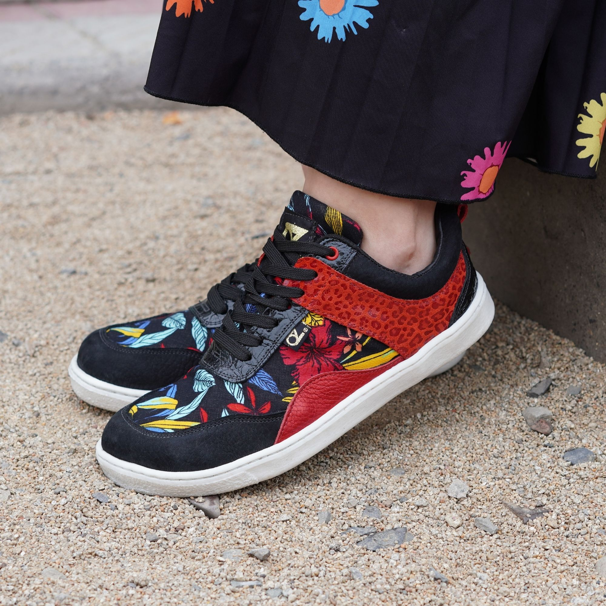 Kiki Hawaian Red Barefoot 2