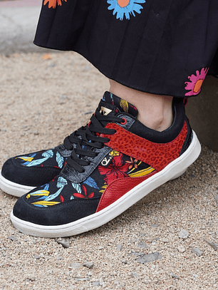 Kiki Hawaian Red Barefoot