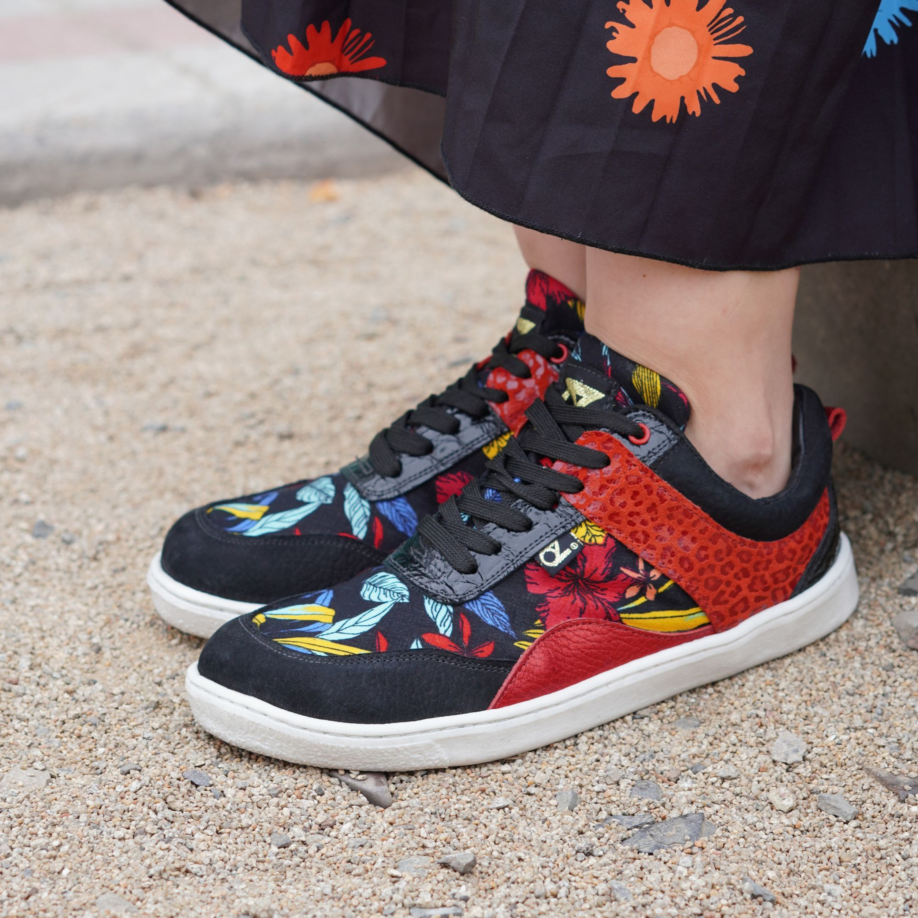 Kiki Hawaian Red Barefoot 1