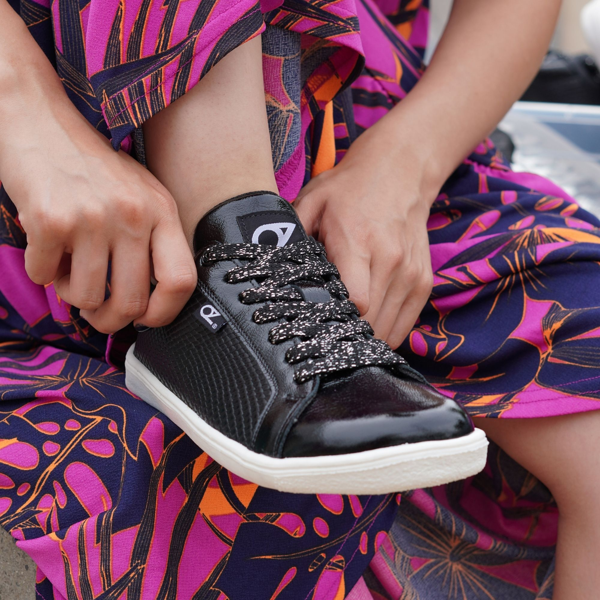 Isabella Croco Negro Barefoot 3