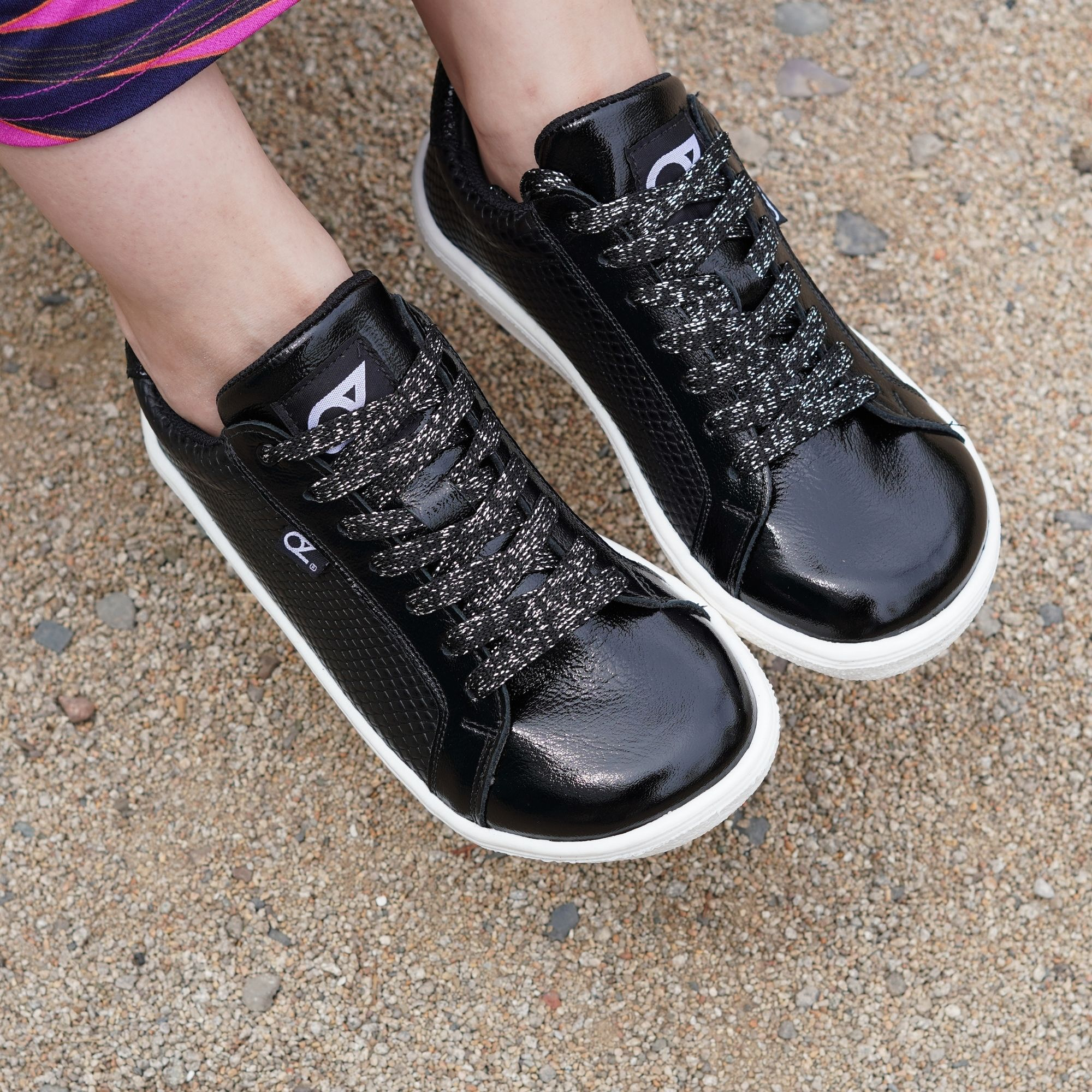 Isabella Croco Negro Barefoot 4