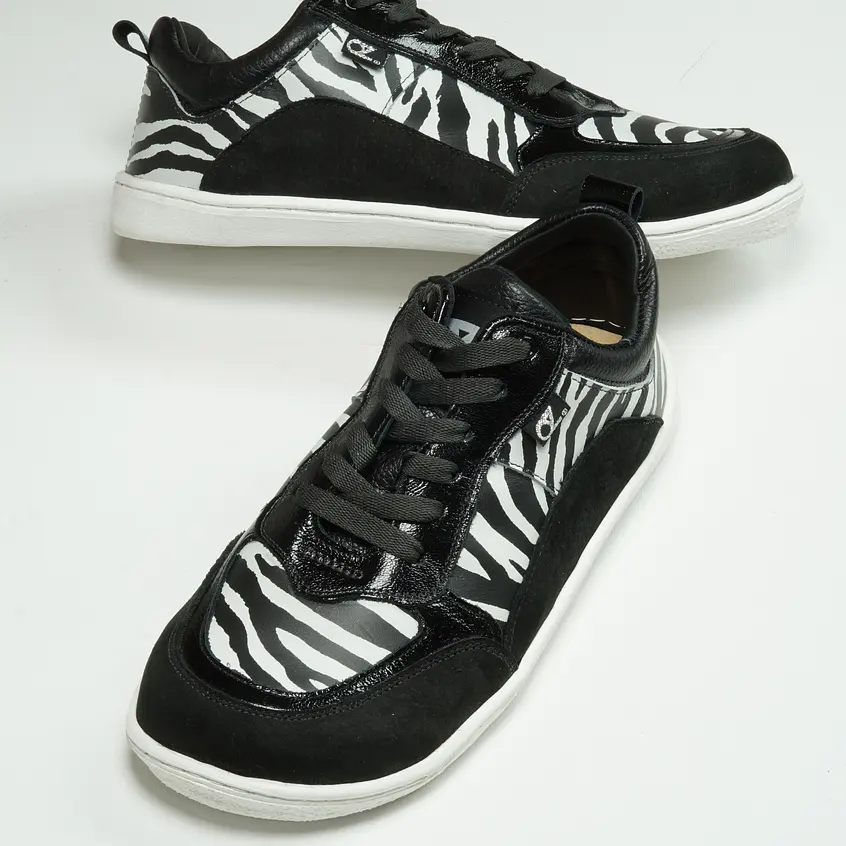 Luna Zebra Barefoot 1