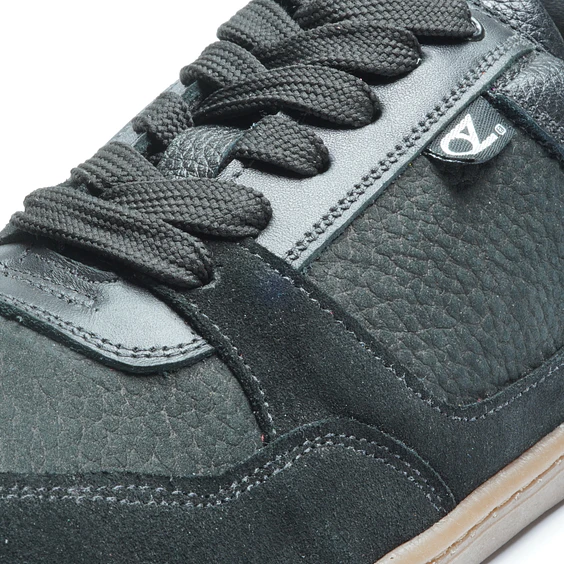 Koka Atlas Black Barefoot 2