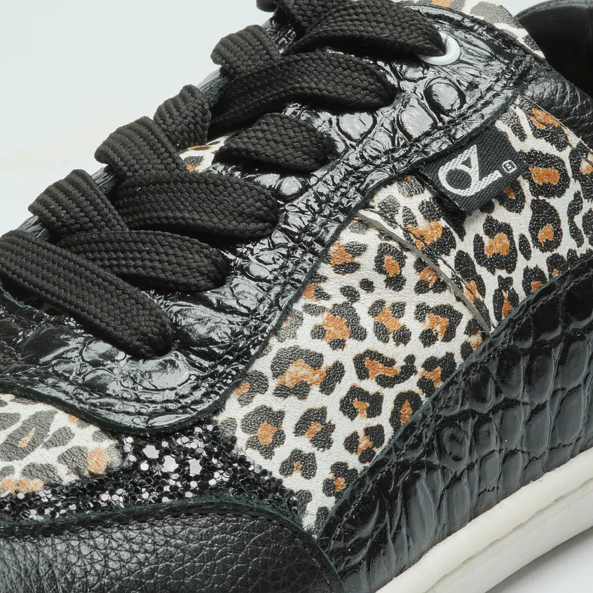 Luna Cheeta Black Barefoot 2