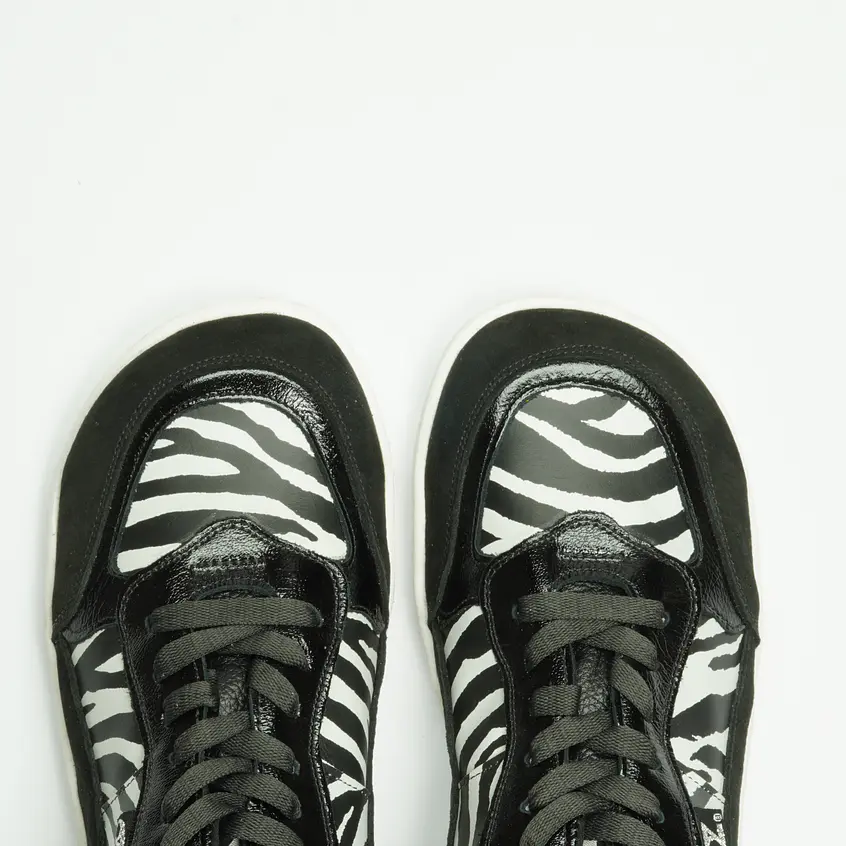Luna Zebra Barefoot 6