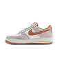 Tenis Nike Air Force 1 07 Lv8 Emb Hombre-Blanco - Miniatura 3