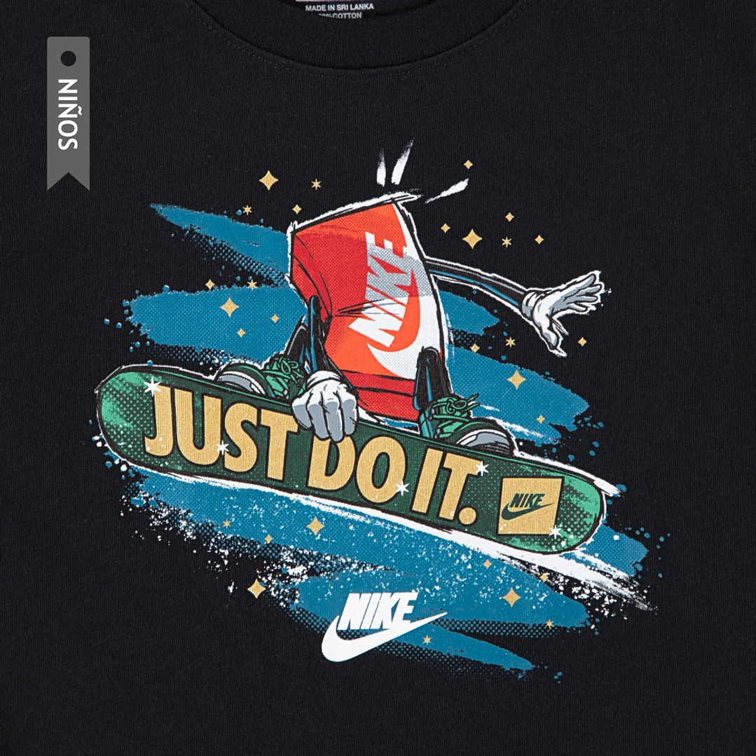 Camiseta Nike Nkb Snowboard Boxy Niño-Negro 3