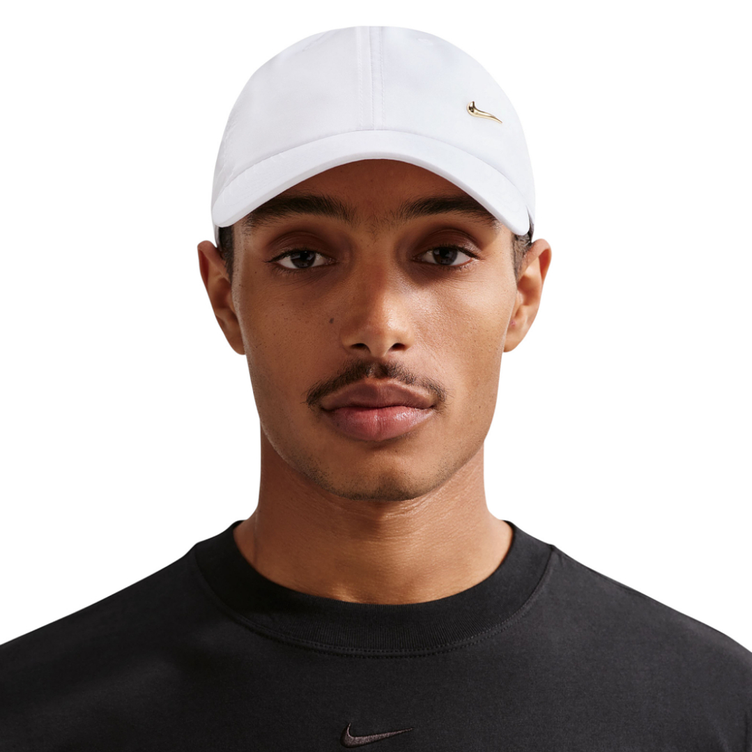 Gorra Nike Dri Fit Club Metal Swoosh Hombre-Blanco 1