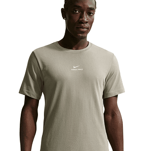 Camiseta Nike Tee Std Pro Hombre-Verde Oliva