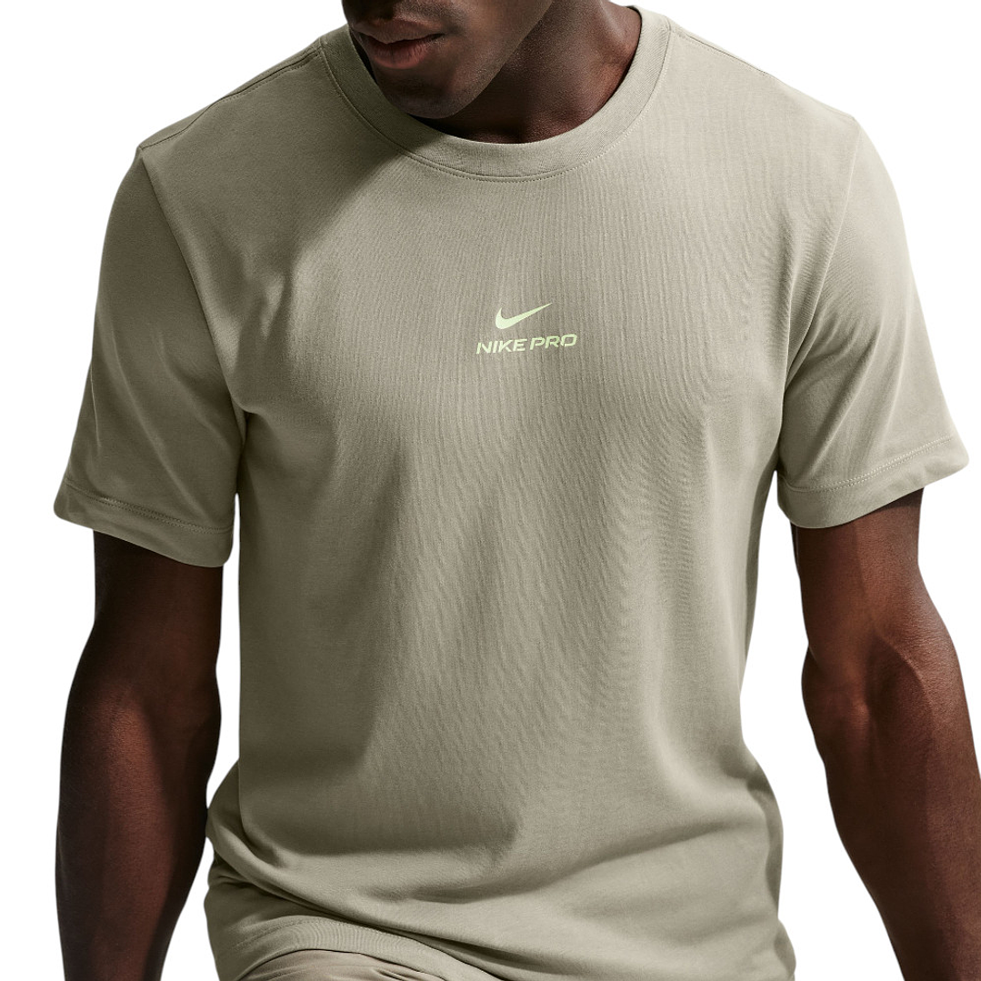 Camiseta Nike Tee Std Pro Hombre-Verde Oliva 3