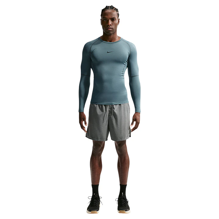 Camiseta Nike Pro Manga Larga-Negro-Verde 4