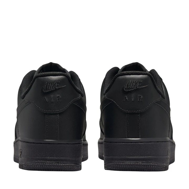 Tenis Nike Air Force 1 07 Le Hombre-Negro 5