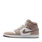 Tenis Nike Air Jordan 1 Mid Hombre-Blanco/Café - Miniatura 3