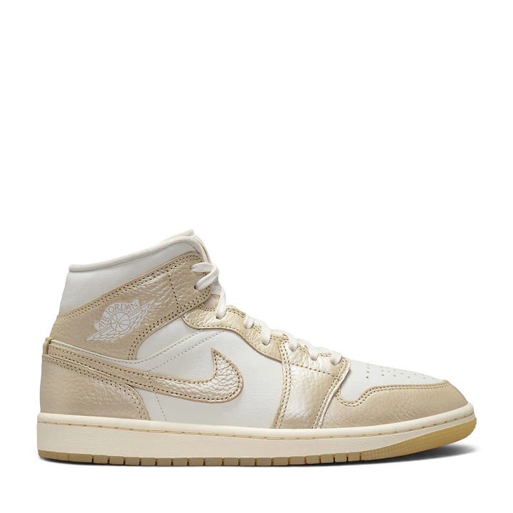 Tenis Nike Wmns Air Jordan 1 Mid Se V2 Mujer-Blanco/Dorado 1