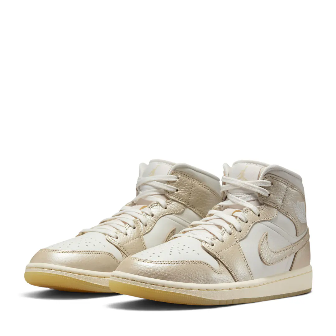 Tenis Nike Wmns Air Jordan 1 Mid Se V2 Mujer-Blanco/Dorado 4