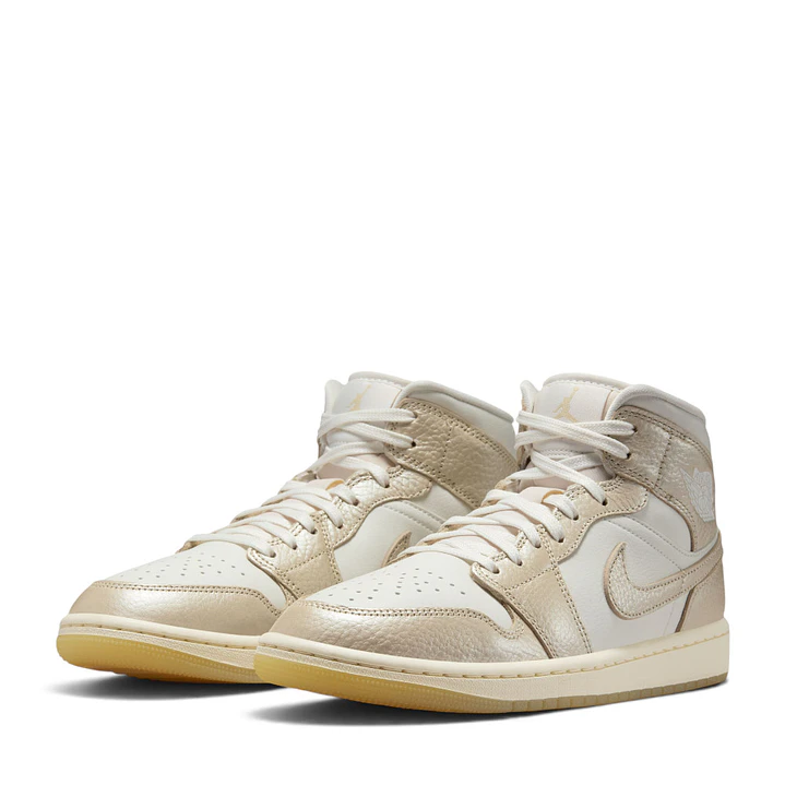 Tenis Nike Wmns Air Jordan 1 Mid Se V2 Mujer-Blanco/Dorado 4