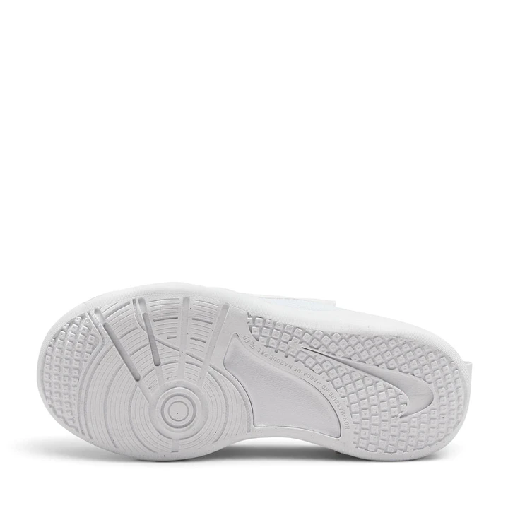 Tenis Nike Omni Multi-Court Ps Niño-Blanco 6