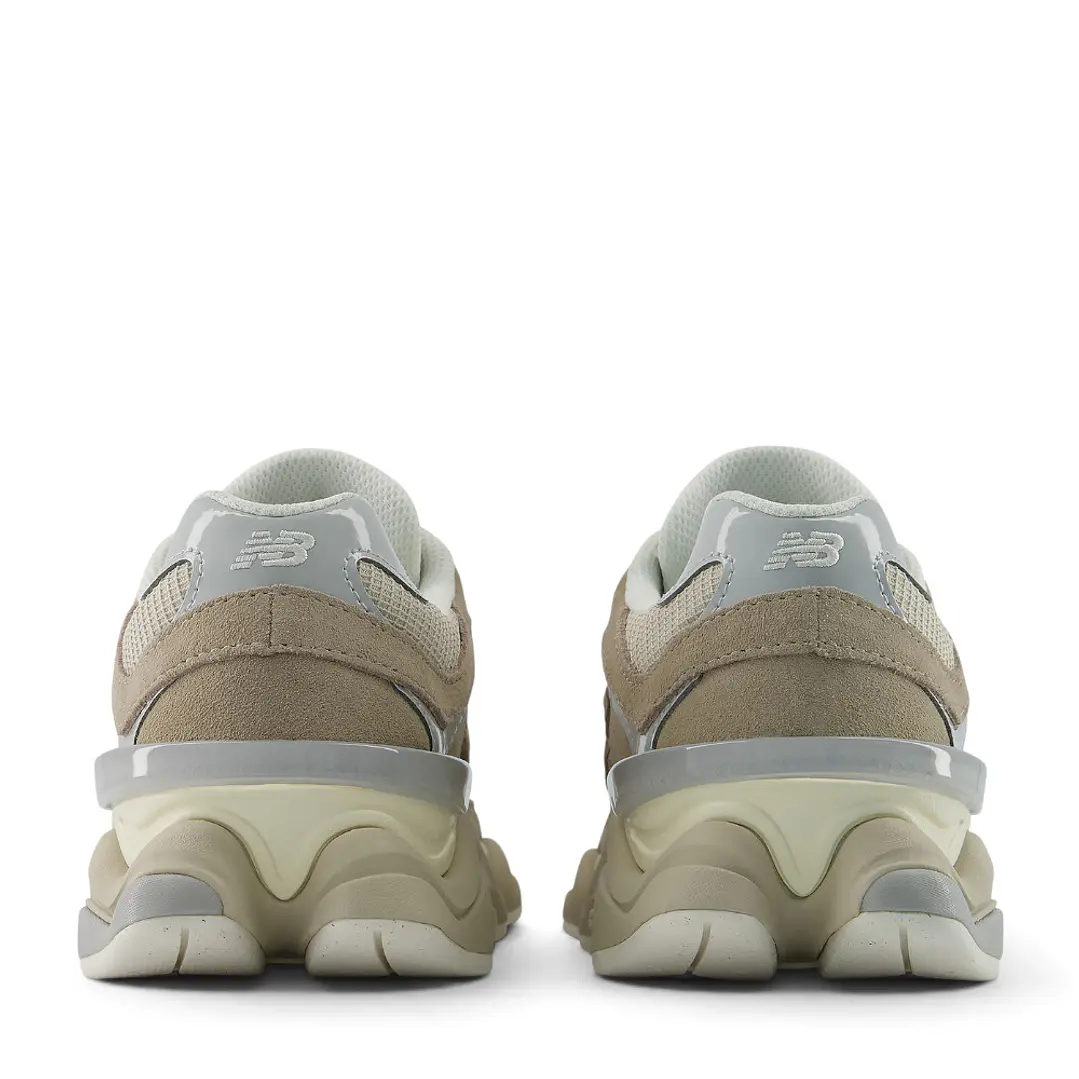 Tenis New Balance 9060 Hombre-Bronce 5