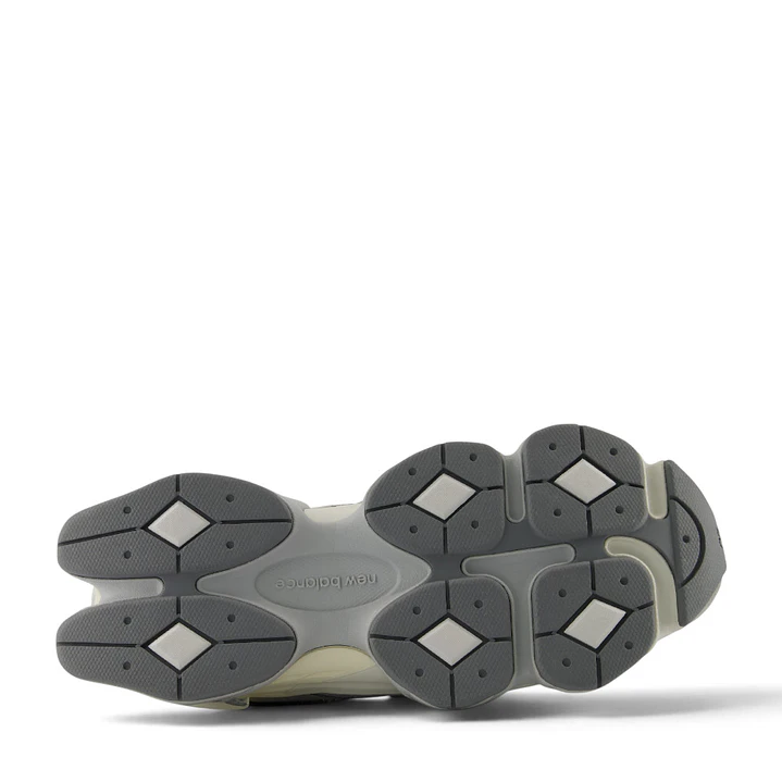 Tenis New Balance 9060 Hombre-Gris 6