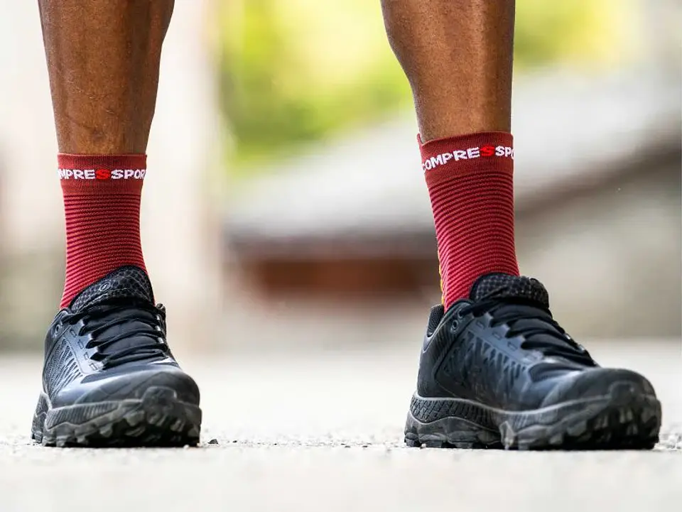 Pro Racing Socks v4.0 Ultralight Run High SPD Apple/DK Cheddar 2