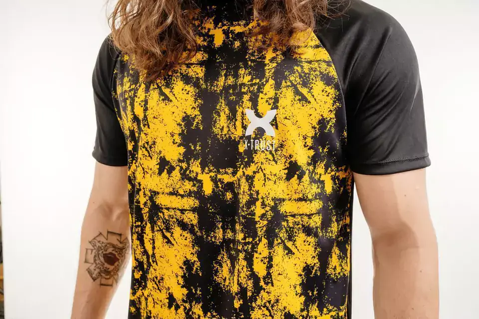 Polera Malaga Dryfit Amarillo 4