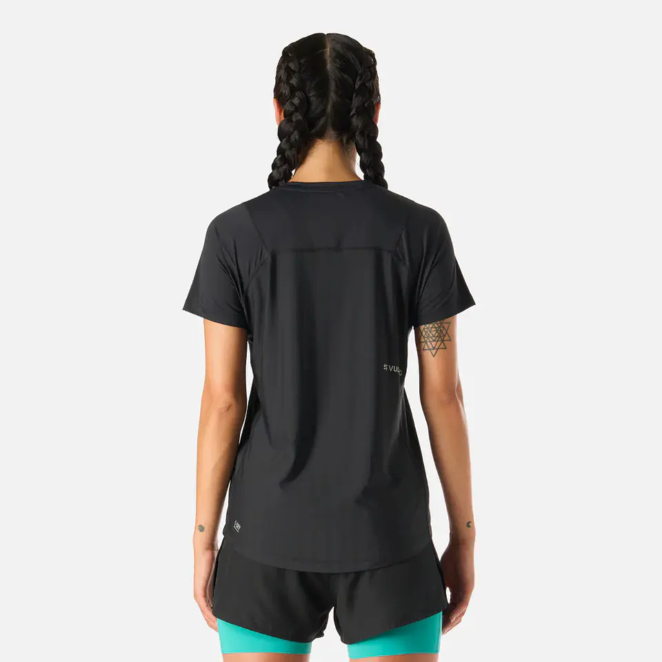 Polera Mujer Built To Move T-Shirt Negro Vulcano 4