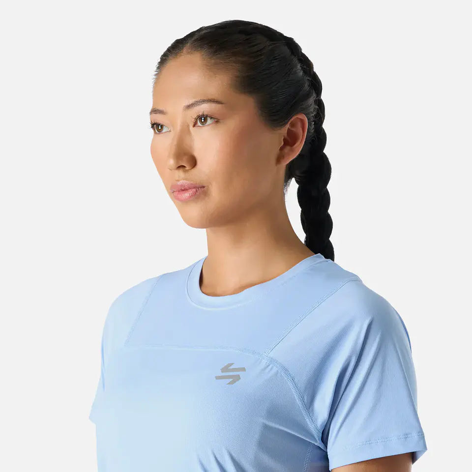 Polera Mujer Built To Move T-Shirt Celeste Vulcano 3