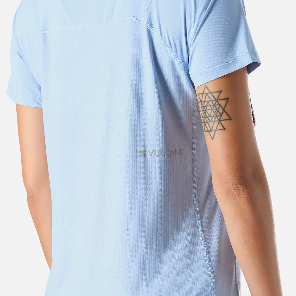 Polera Mujer Built To Move T-Shirt Celeste Vulcano 8