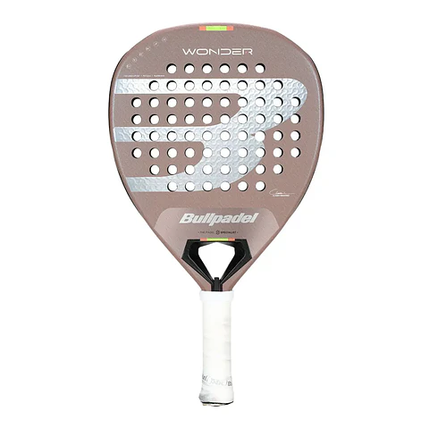 Pala de pádel Bullpadel Wonder Claudia Fernandez 2026