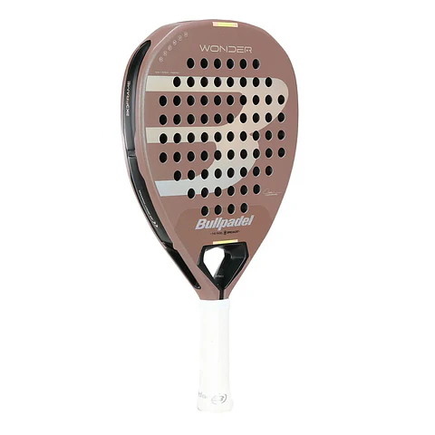 Pala de pádel Bullpadel Wonder Claudia Fernandez 2026