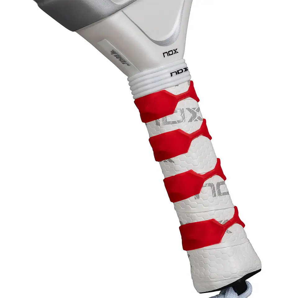 Pala de pádel Nox AT10 Genius Attack 12k Alum Xtreme by Agustin Tapia 2026 6