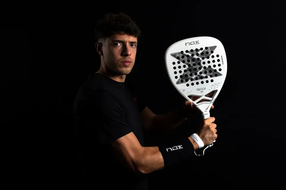 Pala de pádel Nox AT10 Genius Attack 12k Alum Xtreme by Agustin Tapia 2026 13