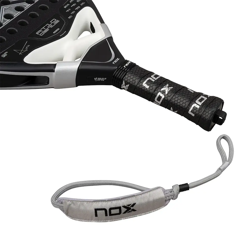 Pala de pádel Nox AT10 Luxury Genius Attack 18k Alum by Agustin Tapia 2026 10