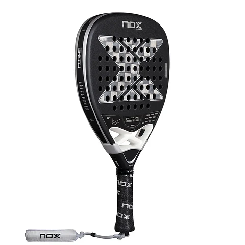 Pala de pádel Nox AT10 Luxury Genius Attack 18k Alum by Agustin Tapia 2026