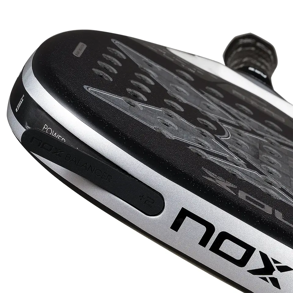 Pala de pádel Nox AT10 Luxury Genius Attack 18k Alum by Agustin Tapia 2026 11