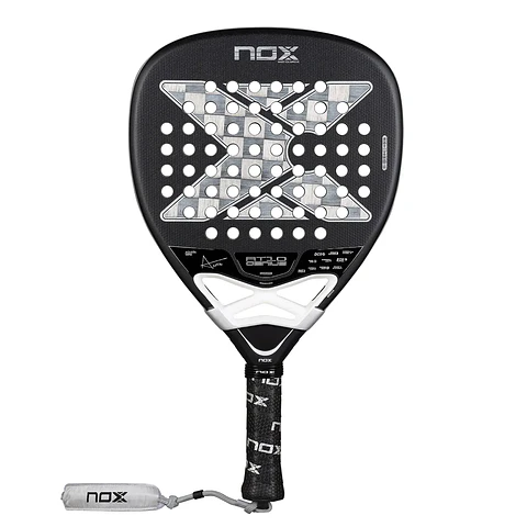 Pala de pádel Nox AT10 Luxury Genius Attack 18k Alum by Agustin Tapia 2026