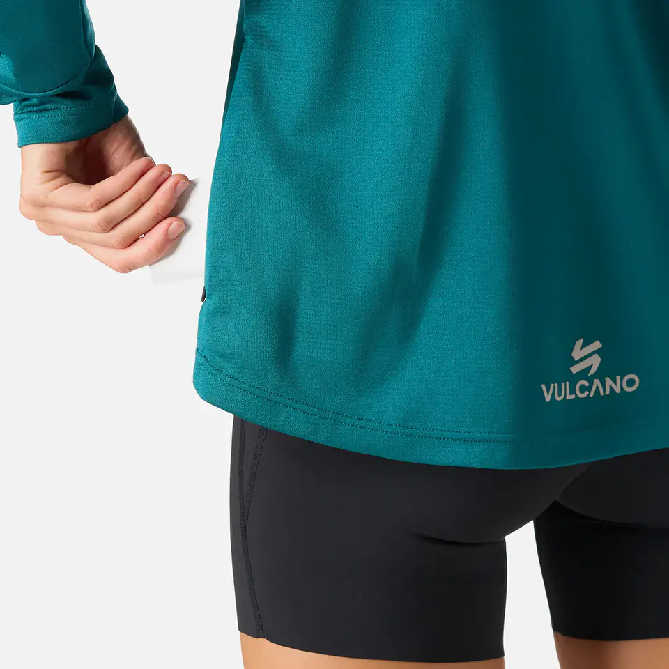 Polerón Mujer Built To Move 1/4 Zip Midlayer Petroleo Vulcano 4