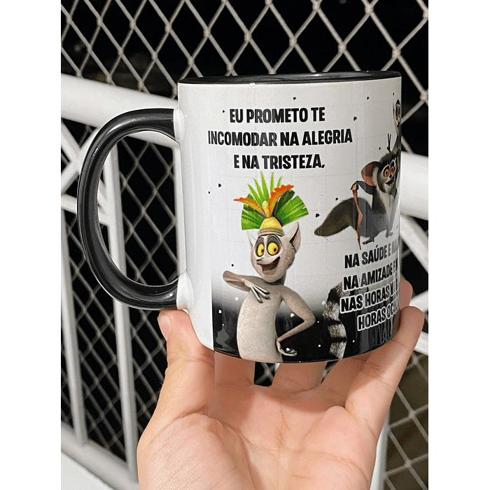 Arte Caneca Eu Prometo te incomodar na alegria e na tristeza Rei Julien Arquivo Png