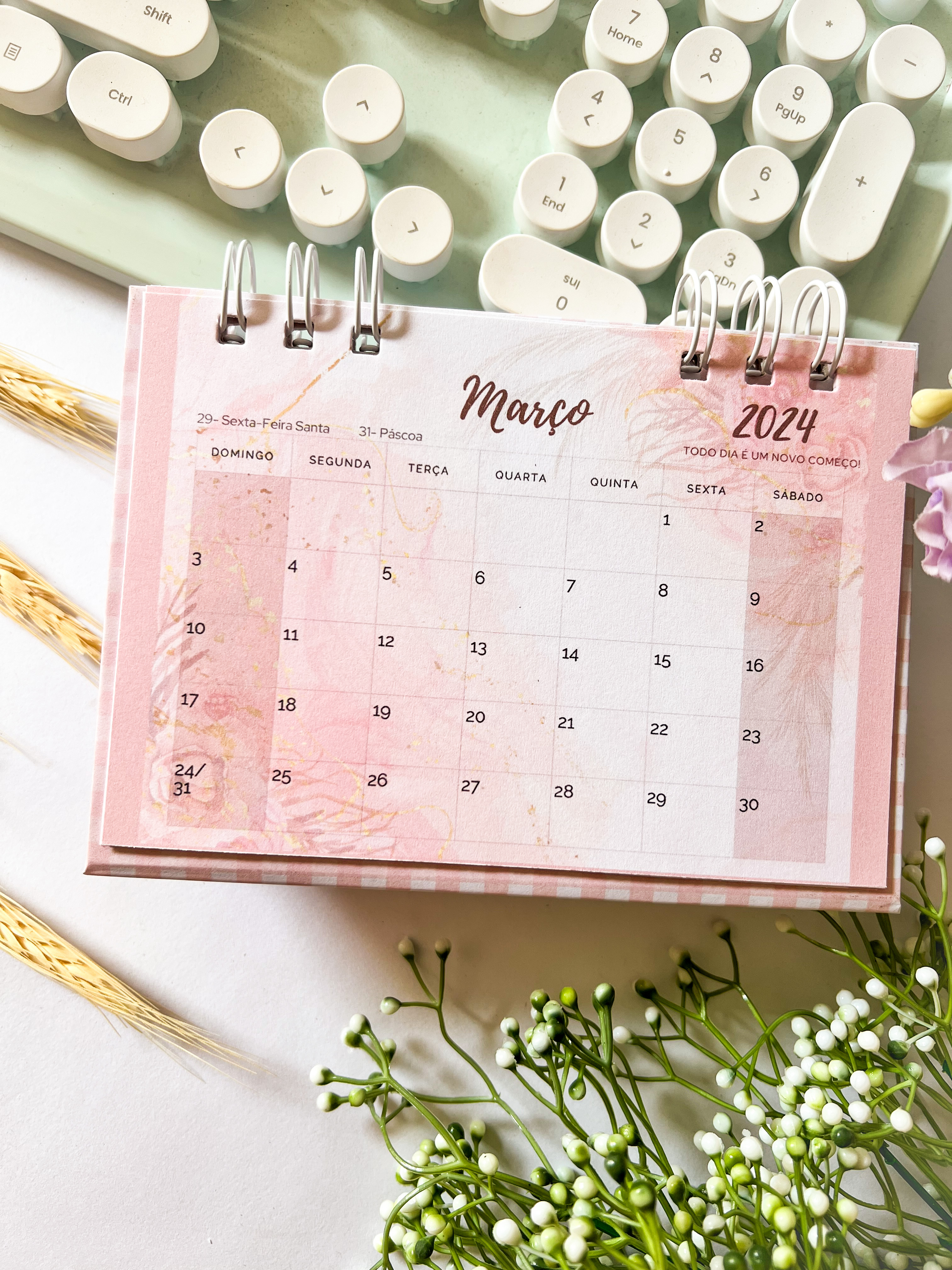 Arquivo Calendário de Mesa 2024 em Pdf 4