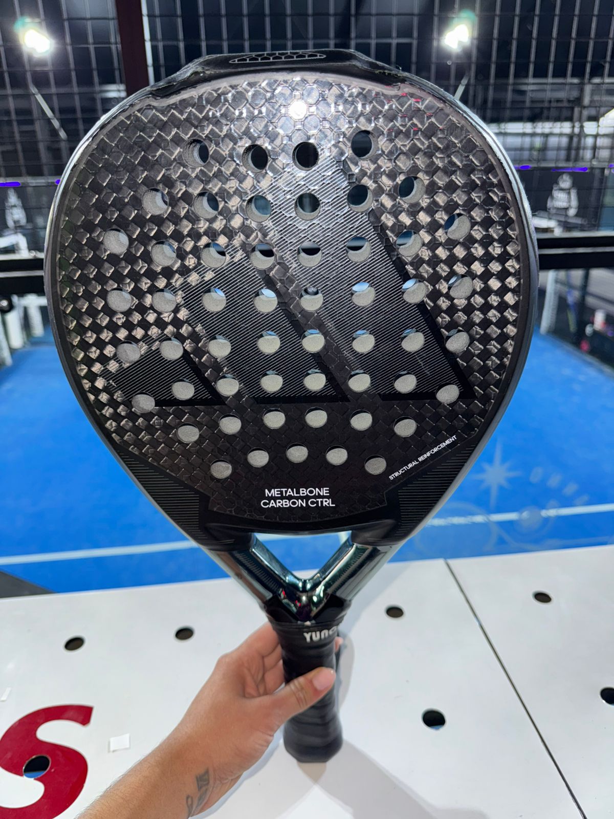 ERRORES AL COMPRAR UNA PALA DE PÁDEL (Y CÓMO EVITARLOS EN COLOMBIA)