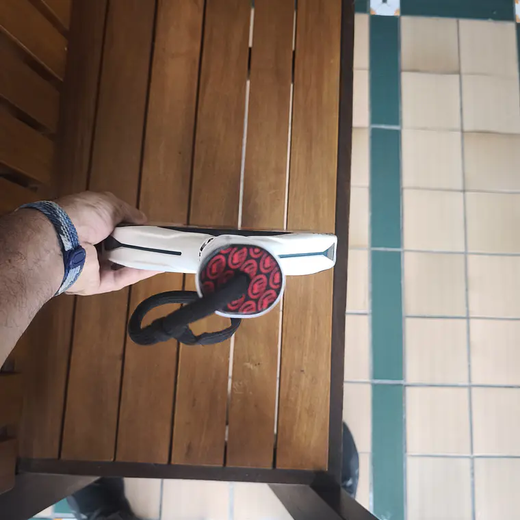 Bullpadel Ionic Light 2025 – Ligereza, control y comodidad para dominar la cancha 2