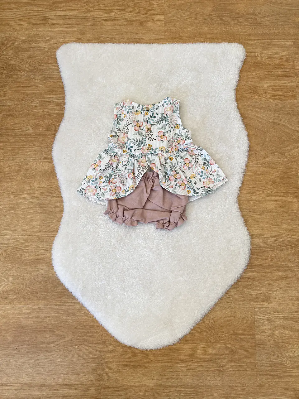 Conjunto floral com tapa fralda 2