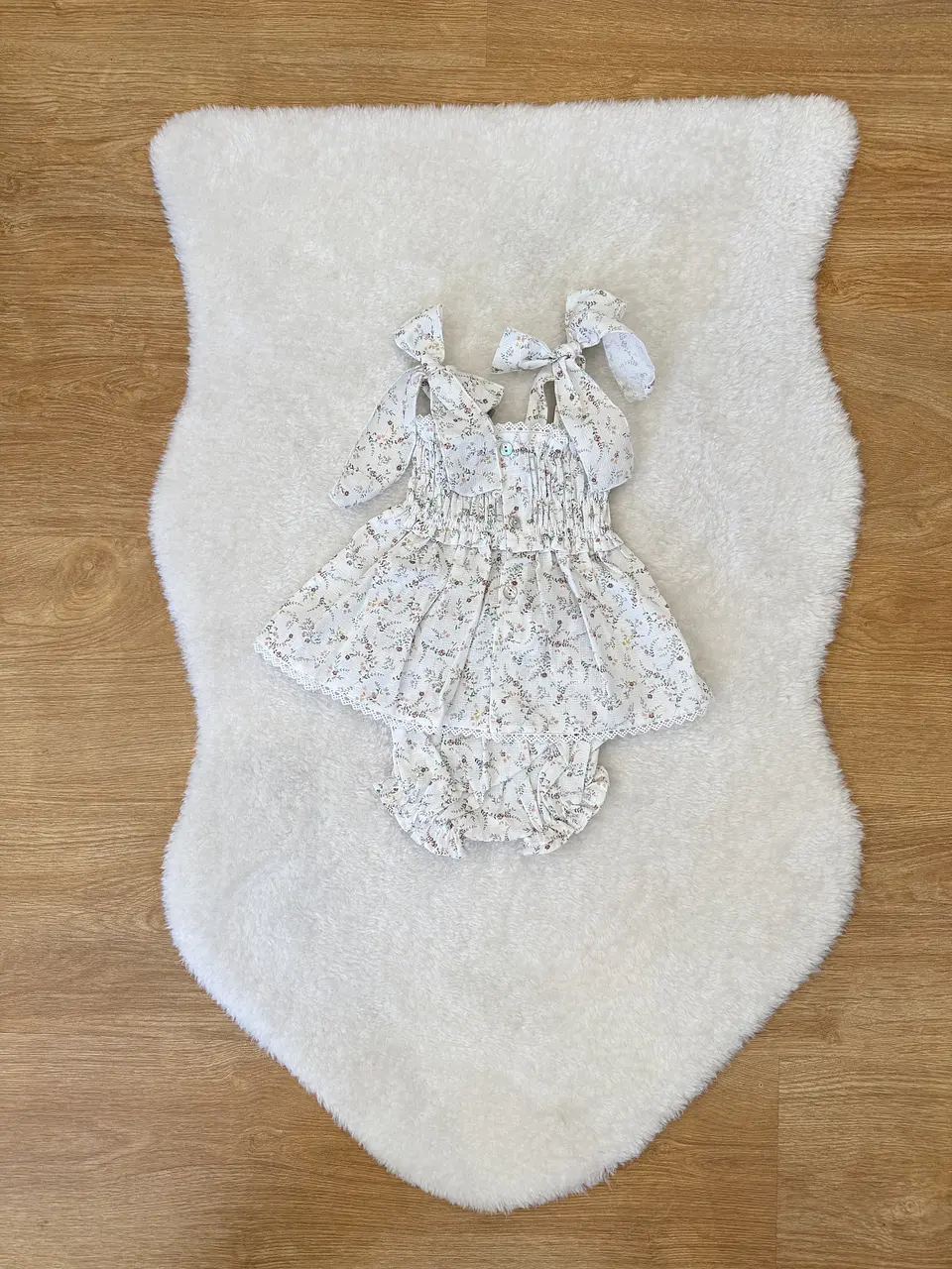 Conjunto florido com tapa fralda 2