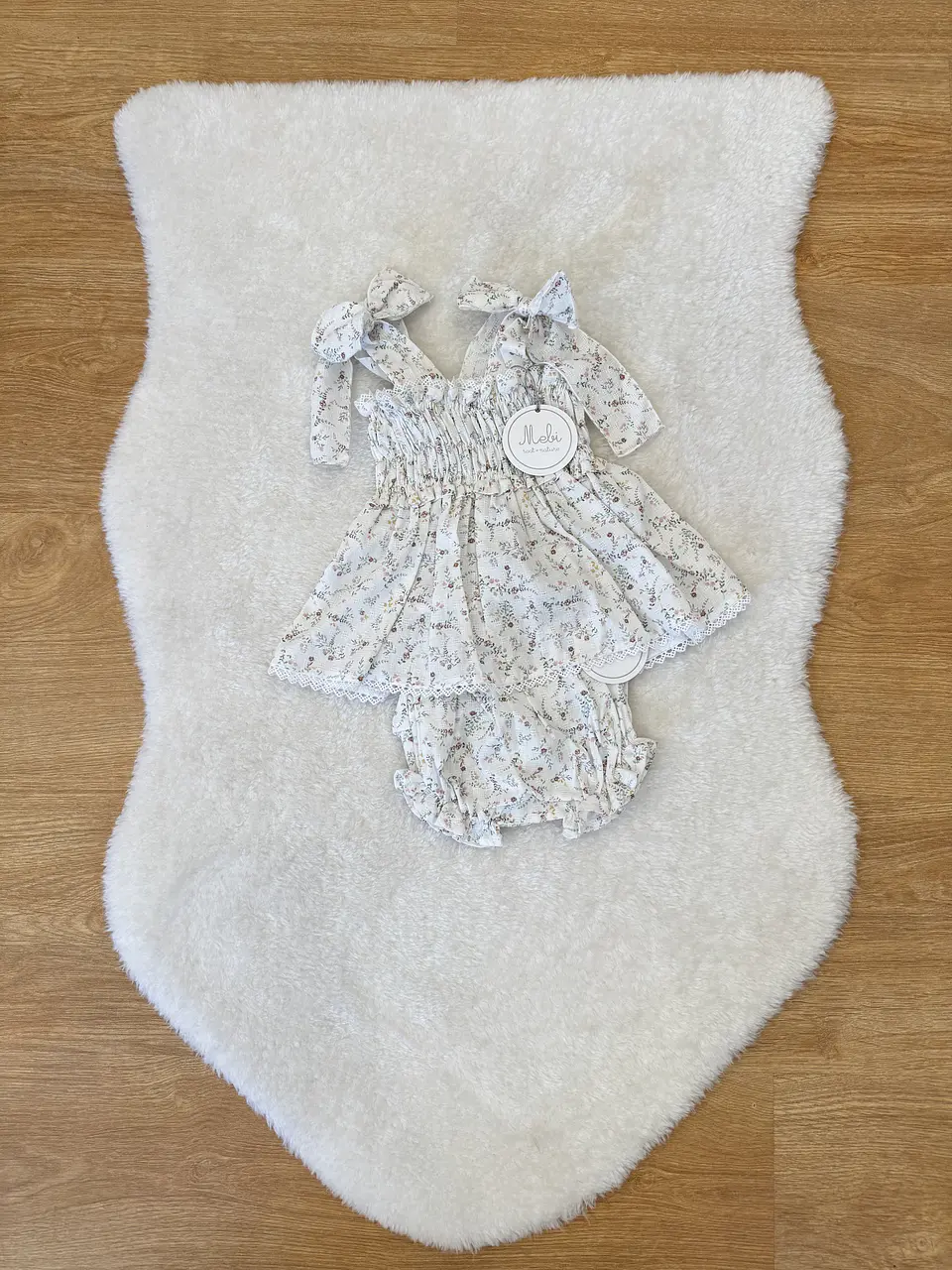 Conjunto florido com tapa fralda 1