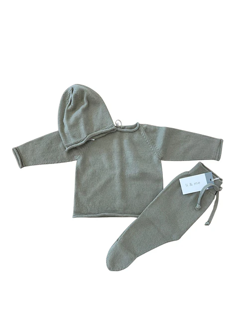Conjunto com touca verde